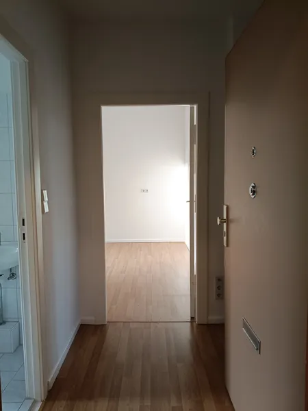 Schöne 2-Zimmerwohnung mit Balkon im ruhigen Borsigwalde — photo 1